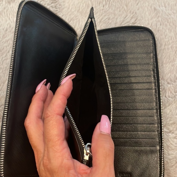 Prada long zippy wallet Black🖤🩶🖤🩶 - Picture 7 of 7